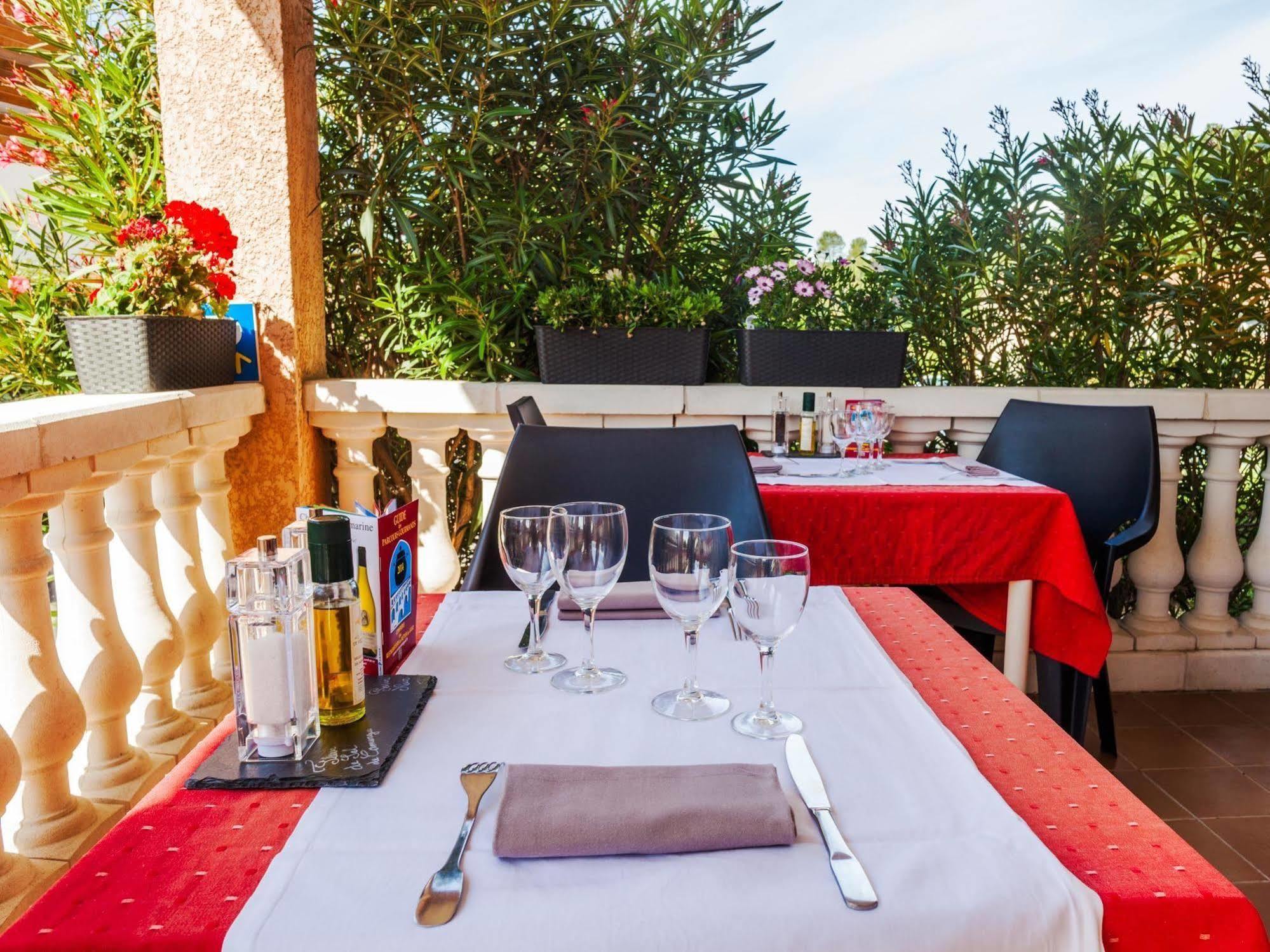 Le Grand Jardin Ξενοδοχείο Aujargues Εξωτερικό φωτογραφία